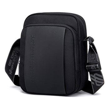 ARCTIC HUNTER τσάντα ώμου K00542, με θήκη tablet 9.7″, 4L, μαύρη