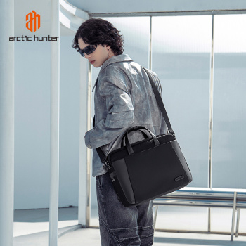 ARCTIC HUNTER τσάντα ώμου GWB00848 με θήκη laptop 15.6″, 9L, μαύρη