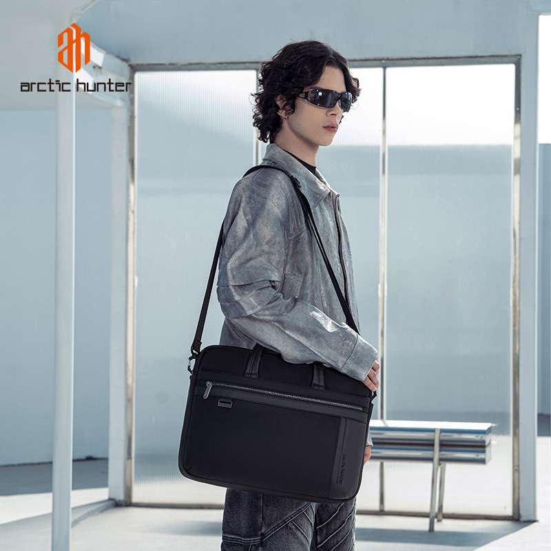 ARCTIC HUNTER τσάντα ώμου GWB00849 με θήκη laptop 15.6", 14L, μαύρη - Image 2